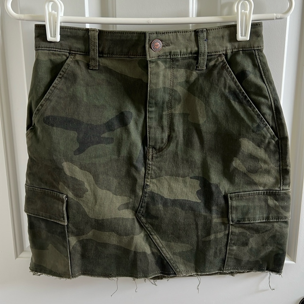 Hollister Green Camouflage Skirt